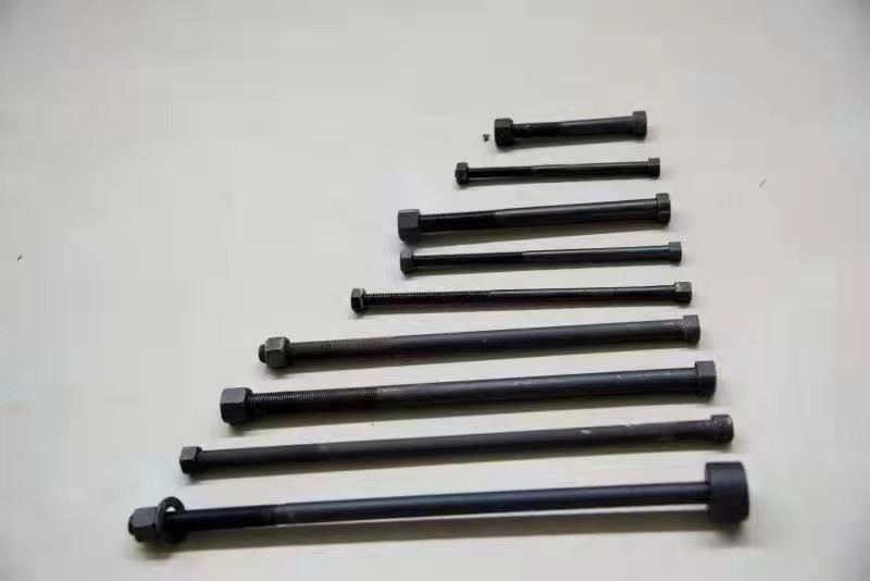 center bolt